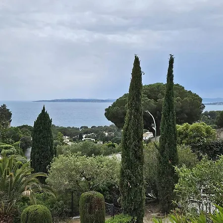 Rez De Avec Piscine Privee Chauffee Et Jardin, A 1 Km De La - Fr-1-768-79
